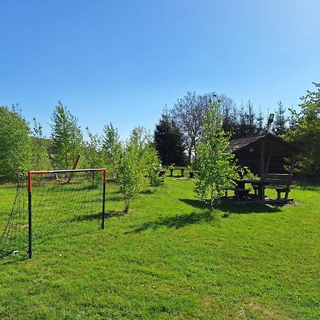 Camping, Zabierz Wlasny Namiot Kameralne Pole Namiotowe Z Basenem Kinem Plenerowym Miejscem Na Ognisko I Placem Zabaw Zywe Zwierzeta Agroturystyka Giebultow  Εξωτερικό φωτογραφία