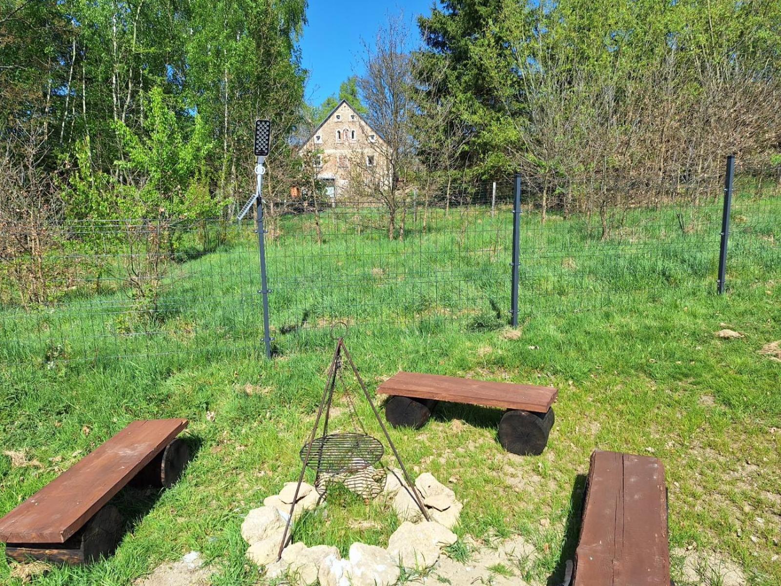 Camping, Zabierz Wlasny Namiot Kameralne Pole Namiotowe Z Basenem Kinem Plenerowym Miejscem Na Ognisko I Placem Zabaw Zywe Zwierzeta Agroturystyka Giebultow  Εξωτερικό φωτογραφία